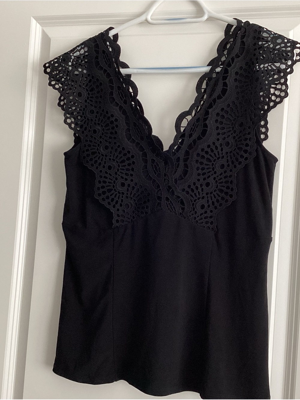 White House Black Market Black Lace Trim Sleeveless Top - Like New - Size M